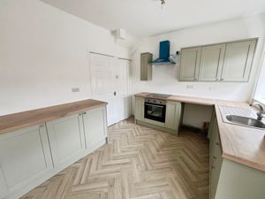 Kitchen Diner- click for photo gallery